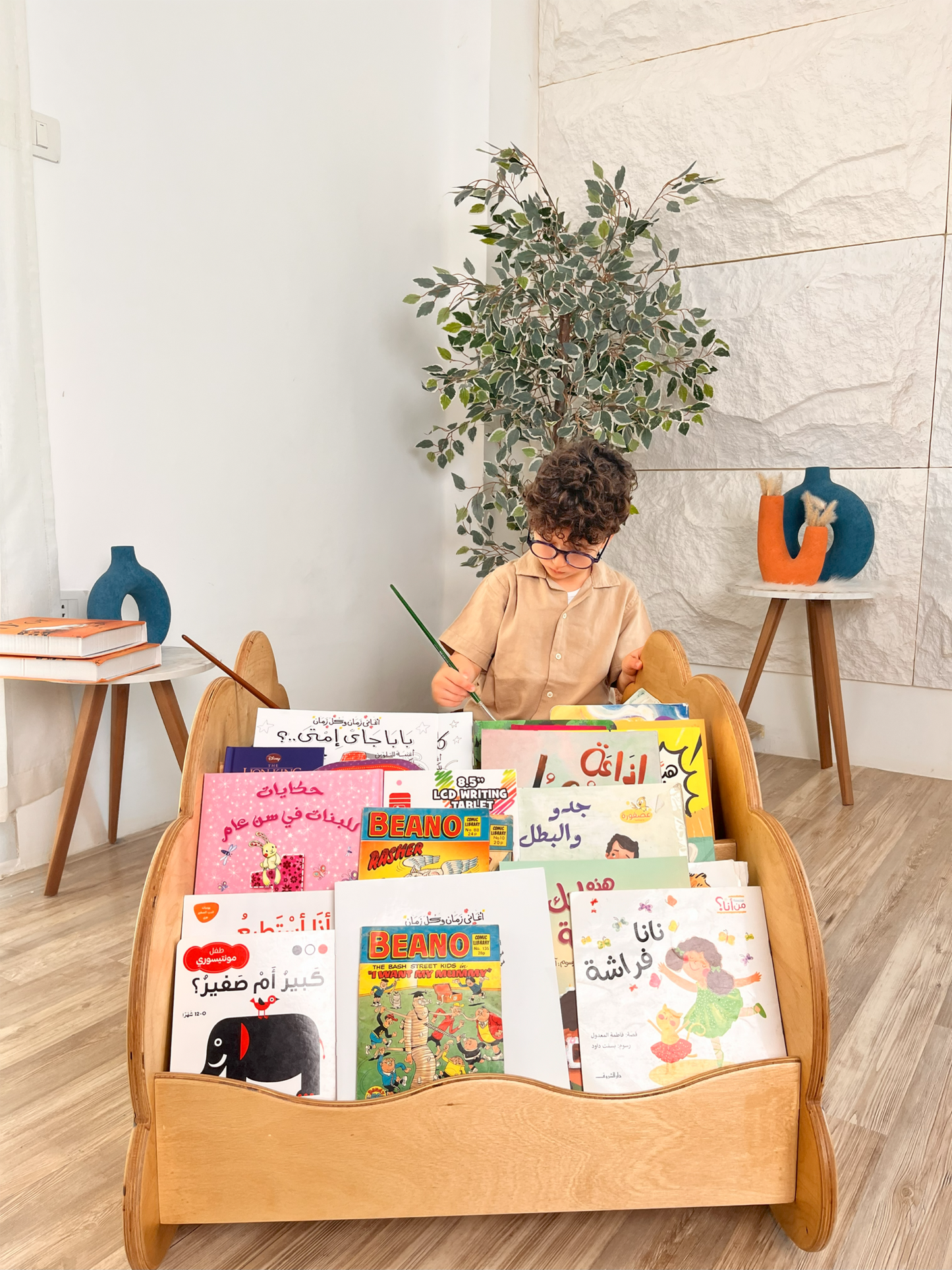 The Little Station (Multi use Bookshelf)